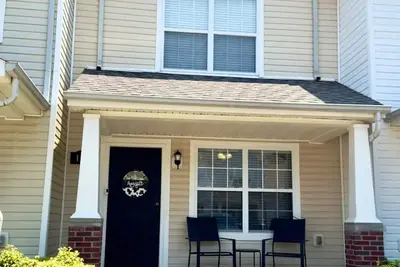 Image de Charming 2-bedroom condo with Ac and WiFi in welcoming Clarksville