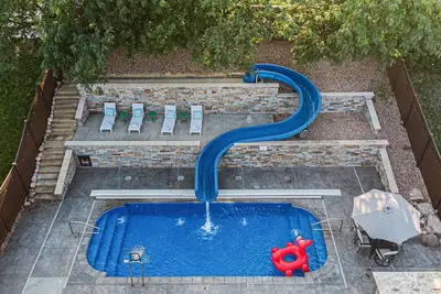 Image de Resort Style Gem, Pool, Amazing Slide! !