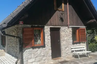 Image de Charming 2-bedroom country house in Gabrovka with an exceptional view.