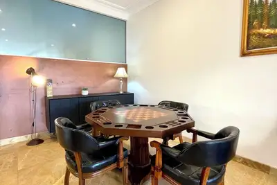 Image de Spacious Luxury Home in Eastlakes | Minutes from City/Beaches/Airports