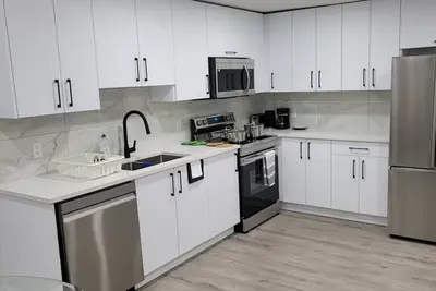 Image de Cozy Guest Suite near West Edmonton Mall