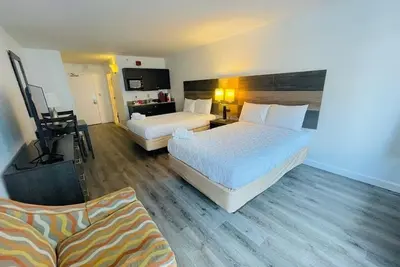 Image de La82 Beautiful Studio on the beach + pool+ hot tub