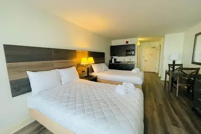 Image de La105 Amazing Ocean View studio on the beach+ pool