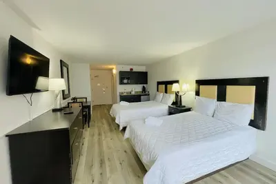 Image de La14 Great condo right on the beach+pool+hot tub