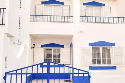 Image de Moradia na Costa Vicentinha e Alentejana em Frente Ă Praia