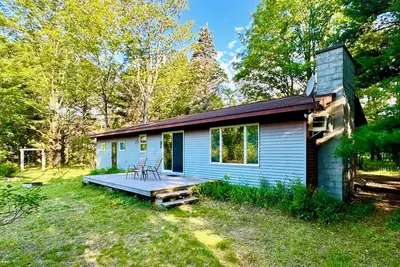 Image de Charming 2-bedroom house with intimate Betsie River setting, Ac, and WiFi