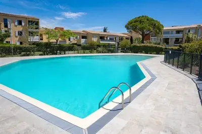 Image de Appartement deux chambres 6 couchages dans une résidence au calme avec piscine