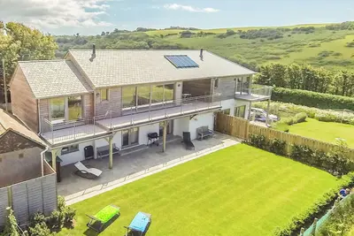 Image de 5* large, dog-friendly holiday home with exceptional coast and countryside views