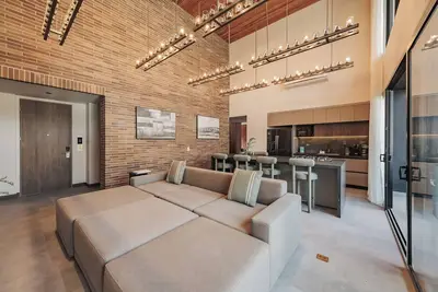 Image de Luxury 2490 sqft Duplex with unbeatable city view with pool and gym