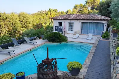 Image de Charmant T2 entouré d'un  écrin de verdure au calme avec accès piscine autorisé