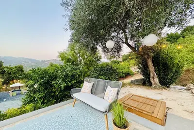 Image de Soluna Retreat: Serene 6-Acre Escape, Mountain Views, Minutes to Dining & Shops