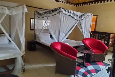 Image de 4 bedroom villa with a kitchen