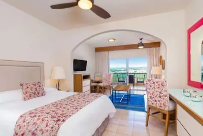 Image de One bedroom luxury suite with fitness room, pools in beautiful Cabo San Lucas