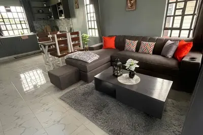 Cozy cottage with free WiFi in charming Nanyuki with rooftop Mt. Kenya views.