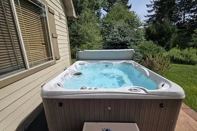 Image de Trail's End- 5 bedroom Dog-friendly home with Hot Tub in the heart of Deep Creek Lake