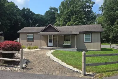 Image de Swallow Falls Cabin 3- a 2 bedroom with Fireplace near Swallow Falls State Park