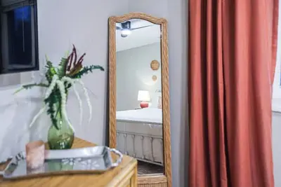 Image de Perfect for Groups! Near Forsyth w/Yard & Parking!