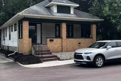 Image de Cozy 2-bdrm Home near downtown Indianapolis: Ac, WiFi, Kitchen & Smart TVs!