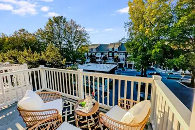 Image de 2-King-Bd, Shop-Eat-Work-Play 'Birkdale Promenade'