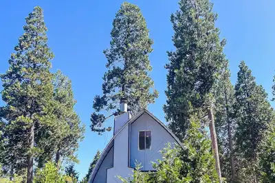 Image de Meadow Lakes A-Frame Cottage between Yosemite & Kings Canyon NPs Gourmet Kitchen