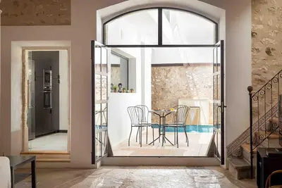 Image de Beautiful renovated town house with pool and spa in Campanet