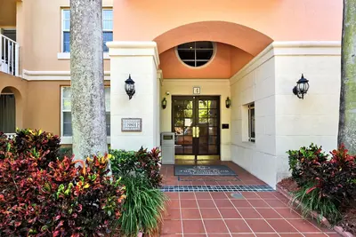 Image de Cozy 2- in suite bedroom apartment in wonderful Yacht Club at Aventura