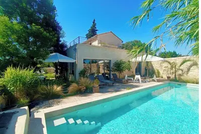 Image de Uzès, Mazet classé, très jolie vue, clim, commerces à pieds, piscine sécurisée