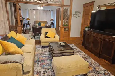 Image de Stunning Large 6 Room Rental 1000sq ft.