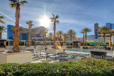 Image de Mgm Signature-25-611 Strip View Jacuzzi Studio