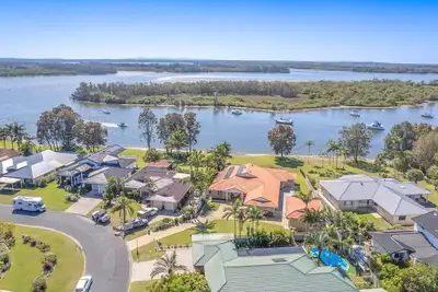 Image de Waterside Escape -  Your perfect holiday retreat in the beautiful town of Yamba.