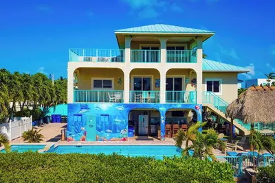 Image de New Florida Keys Vacation Rentals- Beach House on Sombrero Beach Dock Pool 6 bed