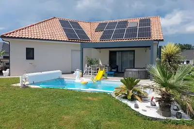 Image de Maison ~ Piscine ~Spa
