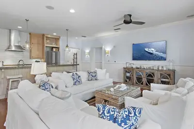 Image de Spend Autumn by Seacrest Beach! Rooftop Pool with Gulf Views! 3 Adult Bikes!