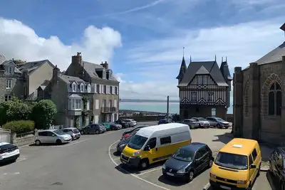 Image de Maison du Cap Lihou, Duplex au 1er et 2ème étage mansardé d'une maison de ville
