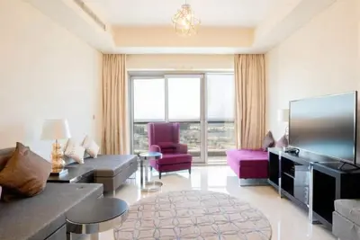 Image de Beachfront 2br Apartment + Balcony, Gym & Pool