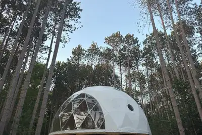 Image de Löyly Luxury Dome, Hot Tub, Sauna, Plunge, King, Queen, Kitchen, Sleeps 4, N. Mi