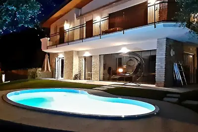 Image de Villa Mimosa - Stunning lake view, private garden, swimming pool and Jacuzzi