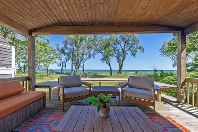 Image de Bohemian Luxe Beachfront 8 Bedrooms 5 Bath Hot tub Near Nat'l Park Sleeps 40