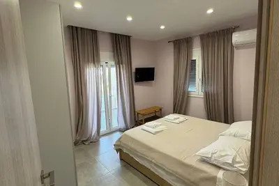 Newly-built Villa, ideally located near the Sea and the Airport!