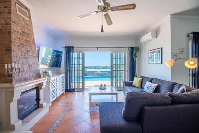 Image de Maison de vacances Conceição près de Faro pour 1 - 10 personnes avec 4 chambres à coucher - Maison d
