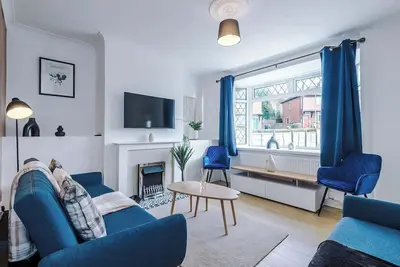 Image de Modern 3-Bed, Ideal for Large Groups, Sleeps 7!