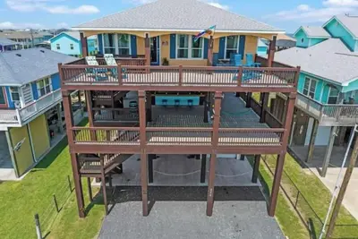 Image de \n4B3B Sleeps 12, Hot Tub, Golf Cart, Ocean View, Elevator, Huge Covered Deck,