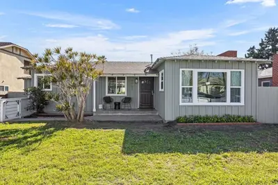Image de South Oceanside Beach Bungalow