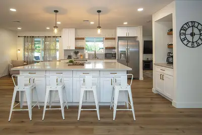 Image de Lux Scottsdale-Home w\/7 Beds, Pool, Arcade Games!