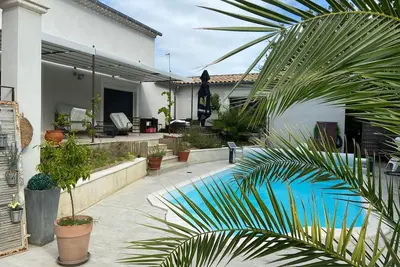 Image de Belle villa contemporaine au pied du camp de César