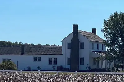 Image de 4-bedroom farmhouse completely renovated just min outside historic Edenton