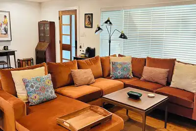 Image de Mid Century Modern Relaxing Retreat with Sauna-5 minutes from White Rock Lake