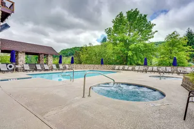 Image de Ellicottville Condo Near Sky High Adventure Park!