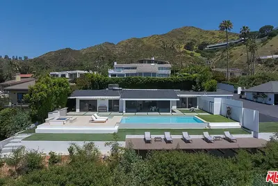 Image de Malibu contemporary home w/Ocean Views close to the Malibu Village & Beach