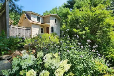 Image de Grapevine Cottage-Charming 1-Bedroom Retreat Near Acadia National Park